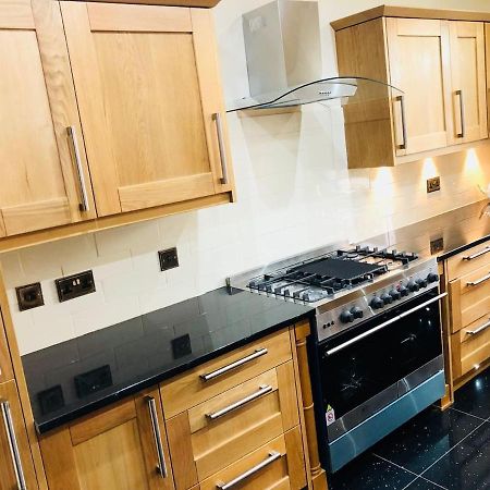 Beautiful 4-Bed Villa In 글라스고 외부 사진