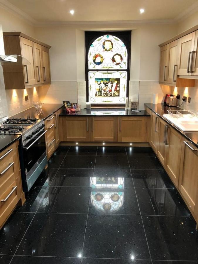Beautiful 4-Bed Villa In 글라스고 외부 사진