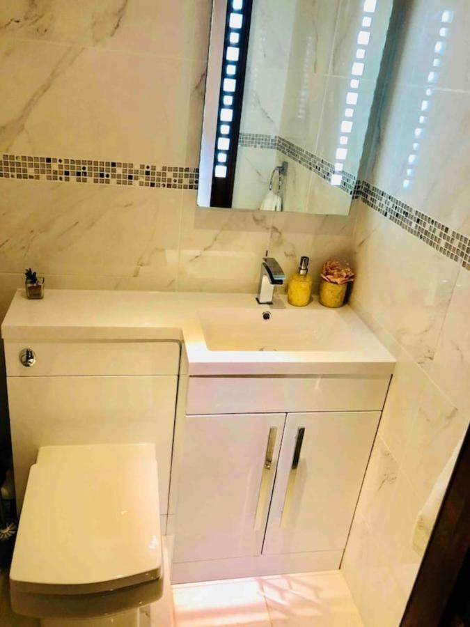 Beautiful 4-Bed Villa In 글라스고 외부 사진